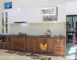 Tủ bếp Laminate vân gỗ & Acrylic trắng sứ - anh Sơn - Bắc Ninh
