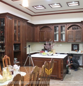 Tủ bếp gỗ Gõ Đỏ - Thiết kế tân cổ điển - Sơn PU màu hạt dẻ - vừa "Sang" vừa "Chất"