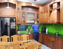 Tủ bếp gỗ Xoan Đào phong cách tân cổ điển - anh Trường - Thanh Trì, HN