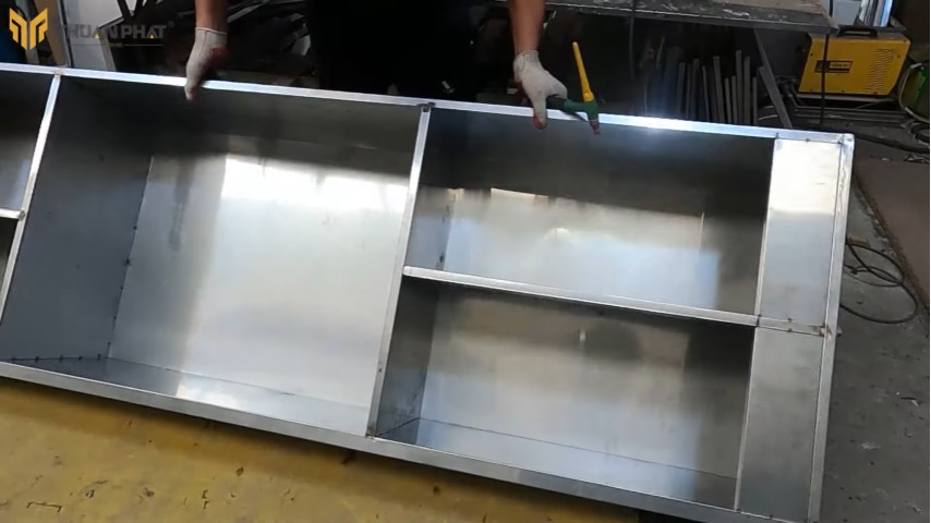 Lựa chọn tủ bếp module rời hàn hay liên kết bulong để chắc chắn?