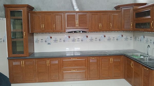 Mẫu tủ bếp nhôm kính phun sơn tĩnh điện