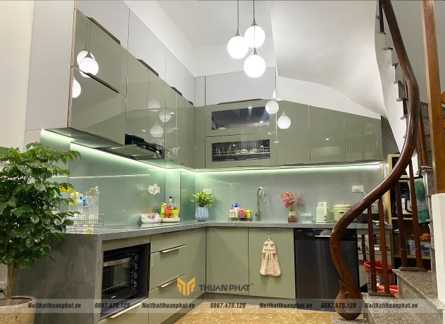 Tổng thể tủ bếp inox cánh kính nhà chị Yến tại Trương Định Hoàng Mai