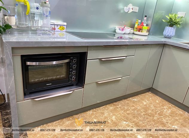 Chi tiết hệ tủ bếp inox cánh kính tại Trương Định Hoàng Mai