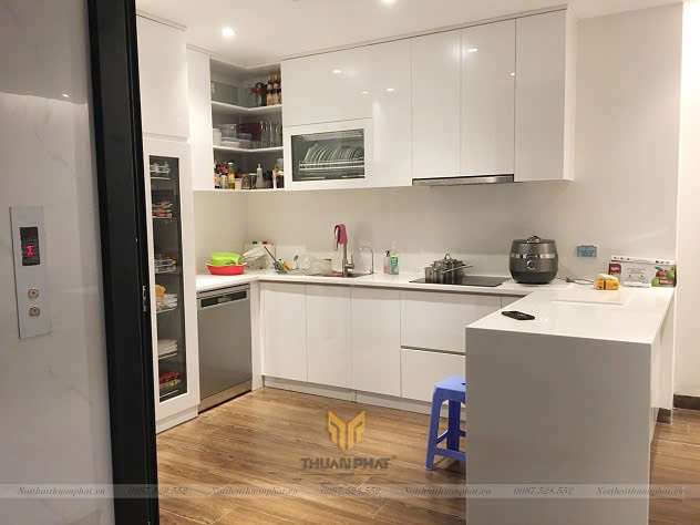 Bố trí công năng tủ bếp nhựa Acrylic nhà anh Hà tại Thanh Xuân