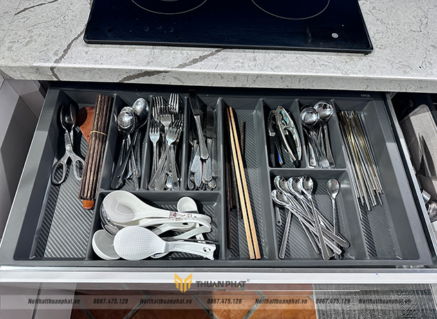 Khay chia thìa nhựa kích thước 900 Hãng: Grob Mã: KCN.900