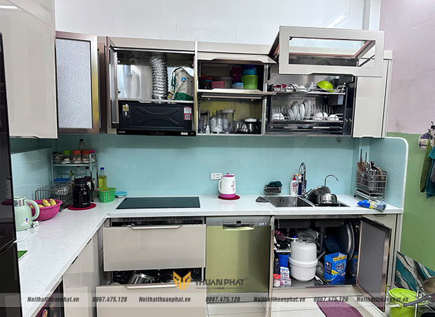 tủ bếp inox cánh kính chữ L
