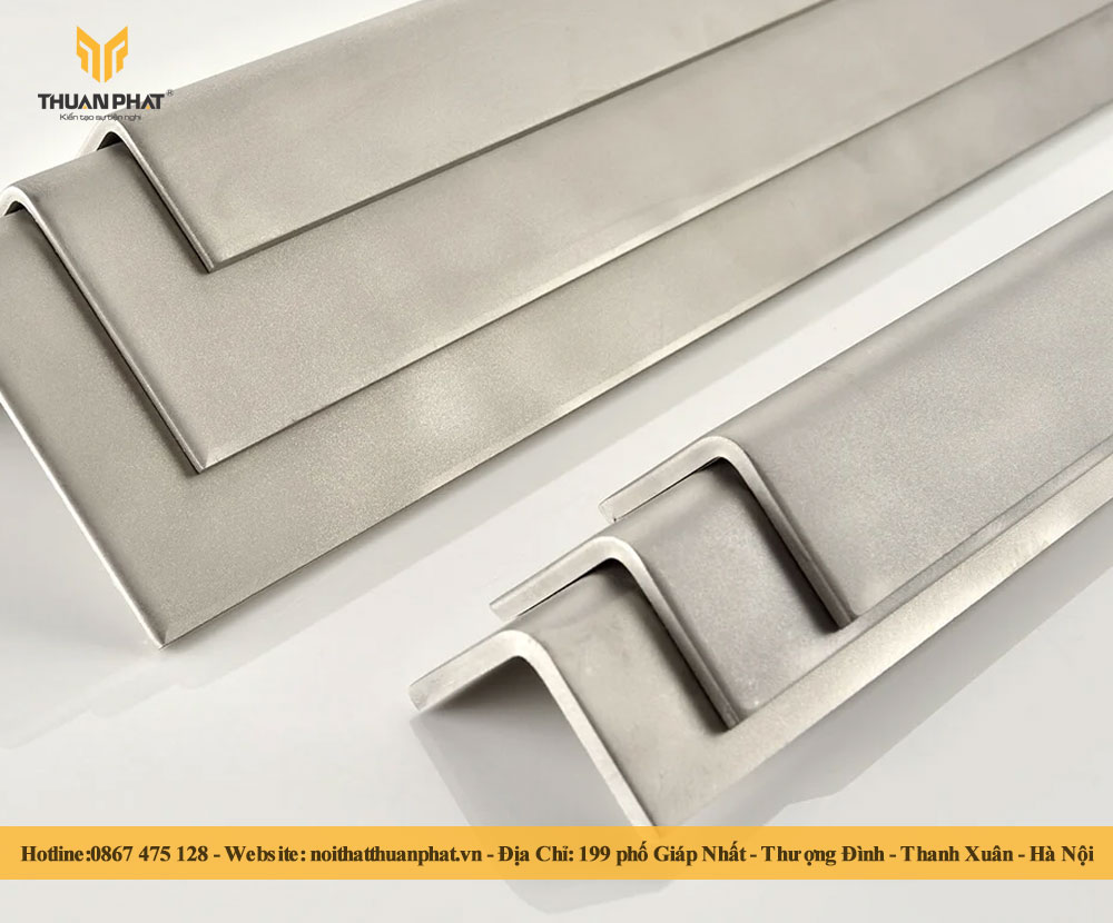 tủ bếp inox 304 thường đạt 15–20 năm, thậm chí lâu hơn