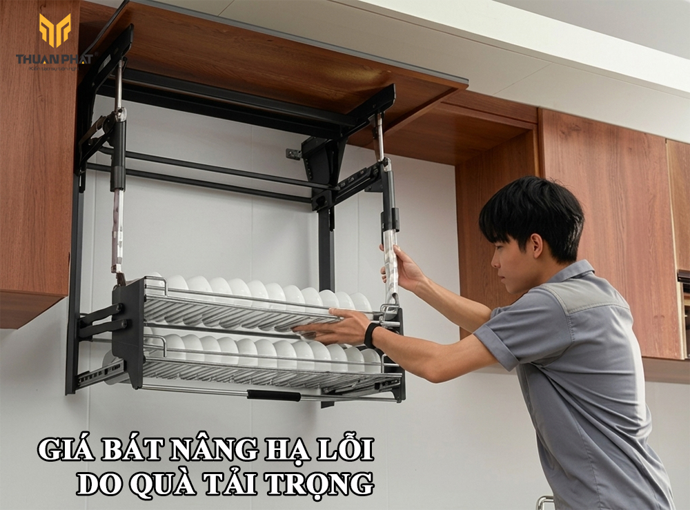 Giá bát nâng hạ tủ bếp bị lỗi kỹ thuật và có dấu hiệu xuống cấp