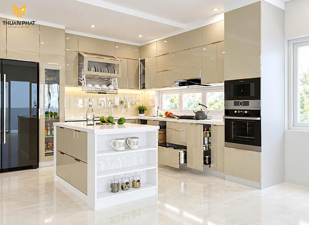 Mẫu 9 tủ bếp inox cánh be kem chữ U có bàn đảo trung tâm cao cấp