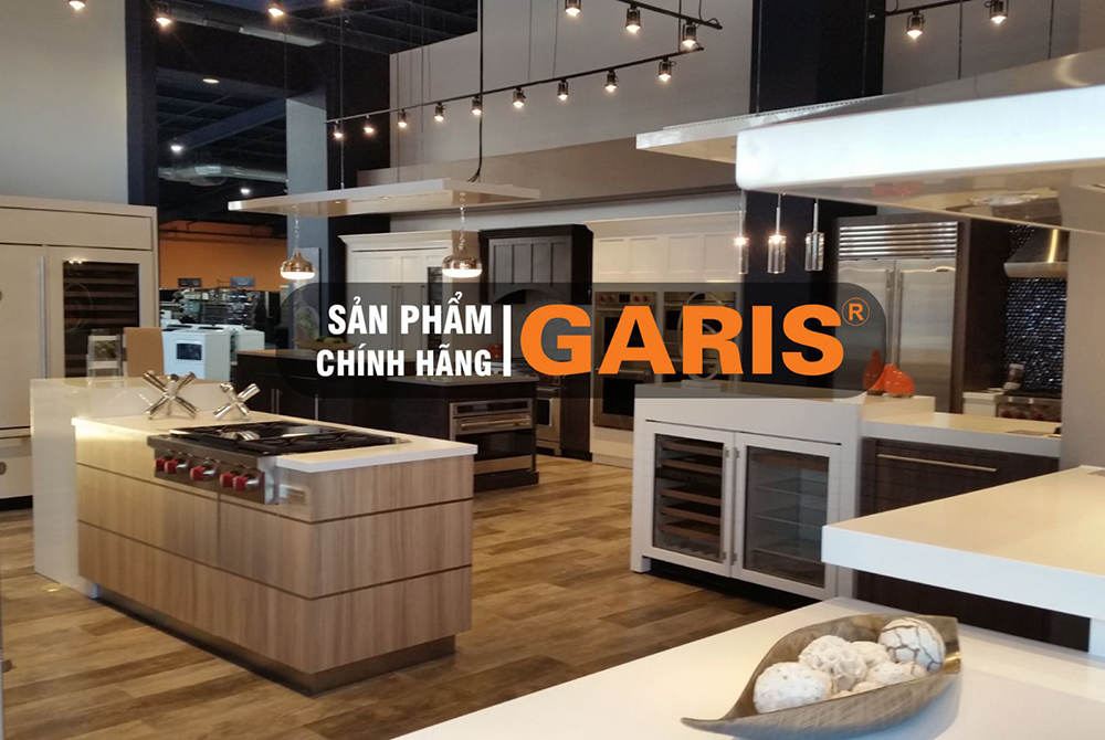 Phụ kiện bếp Garis gồm giá bát, giá xoong nồi, kệ gia vị và tủ đồ khô