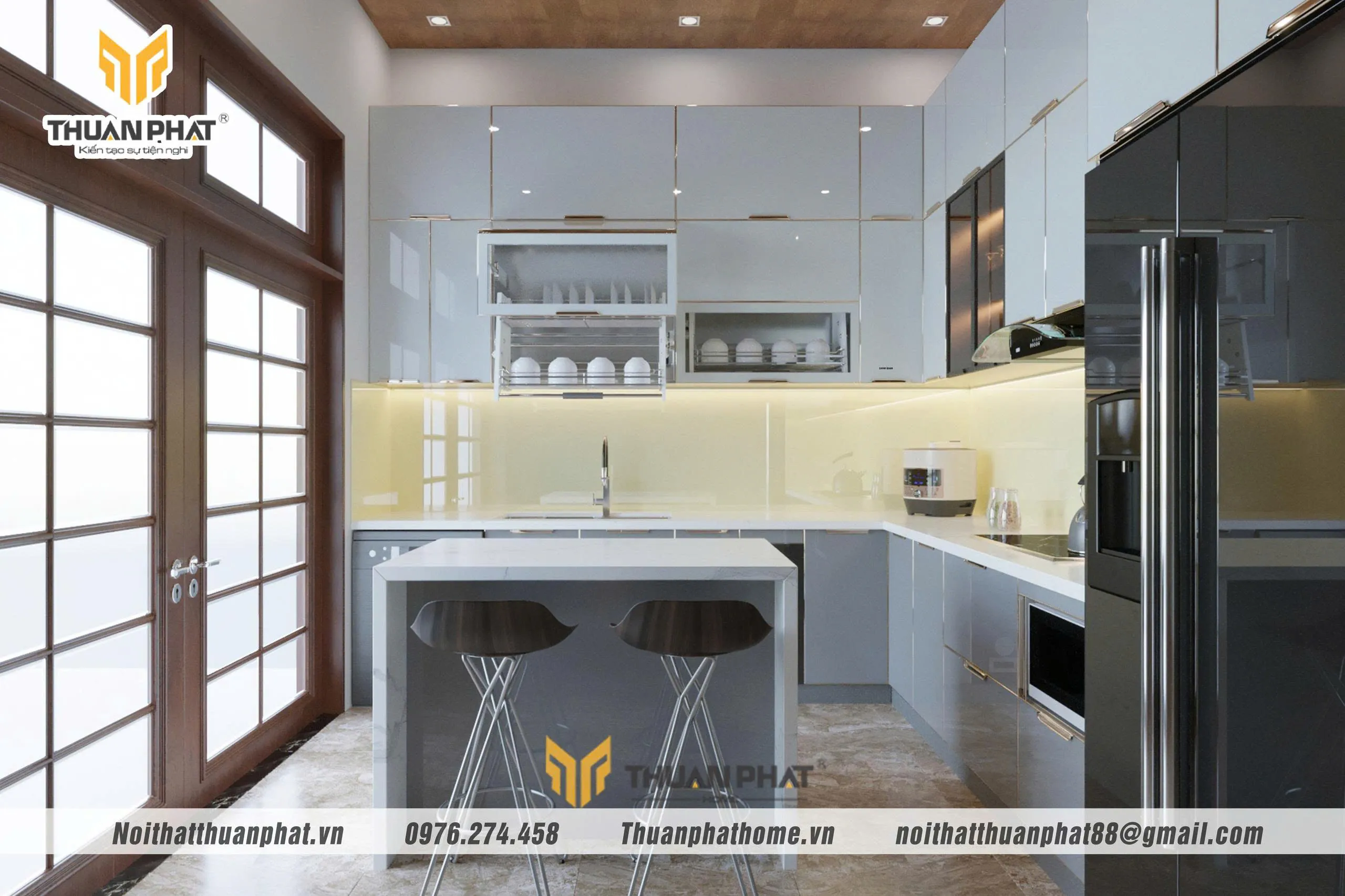 Tủ bếp inox cánh kính màu trắng phối xám đem lại không gian bếp sang trọng và tiện nghi