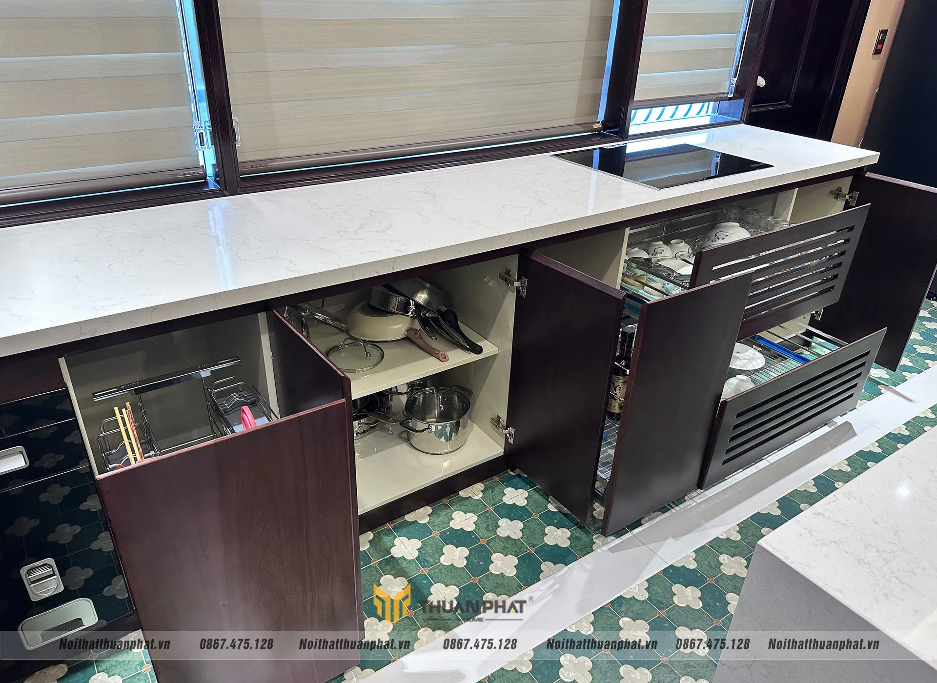 Thùng tủ bếp bằng chất liệu nhựa chống ẩm, chống mối mọt