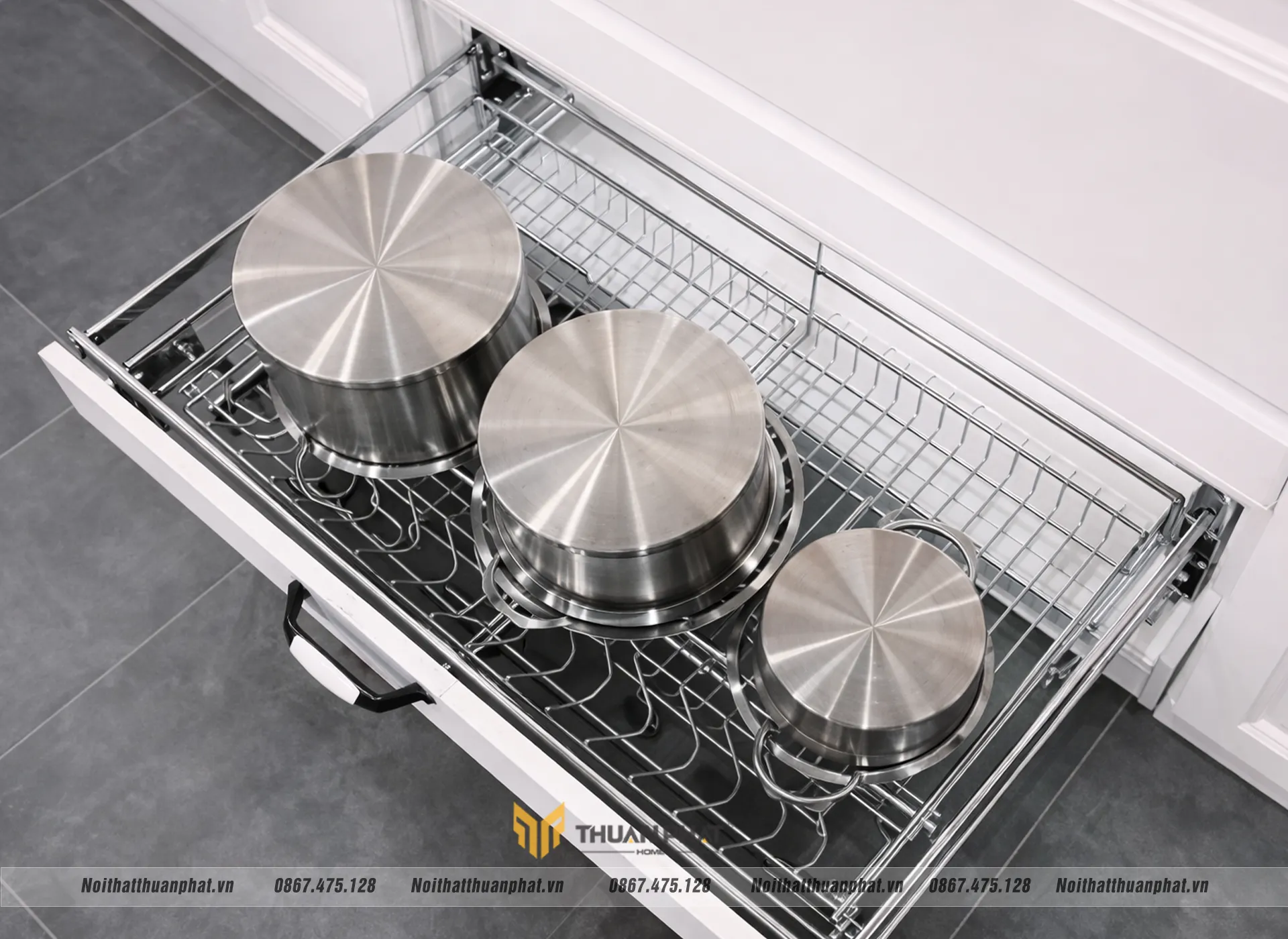 Sắp xếp xoong nồi hợp lý từ nhỏ đến lớn 