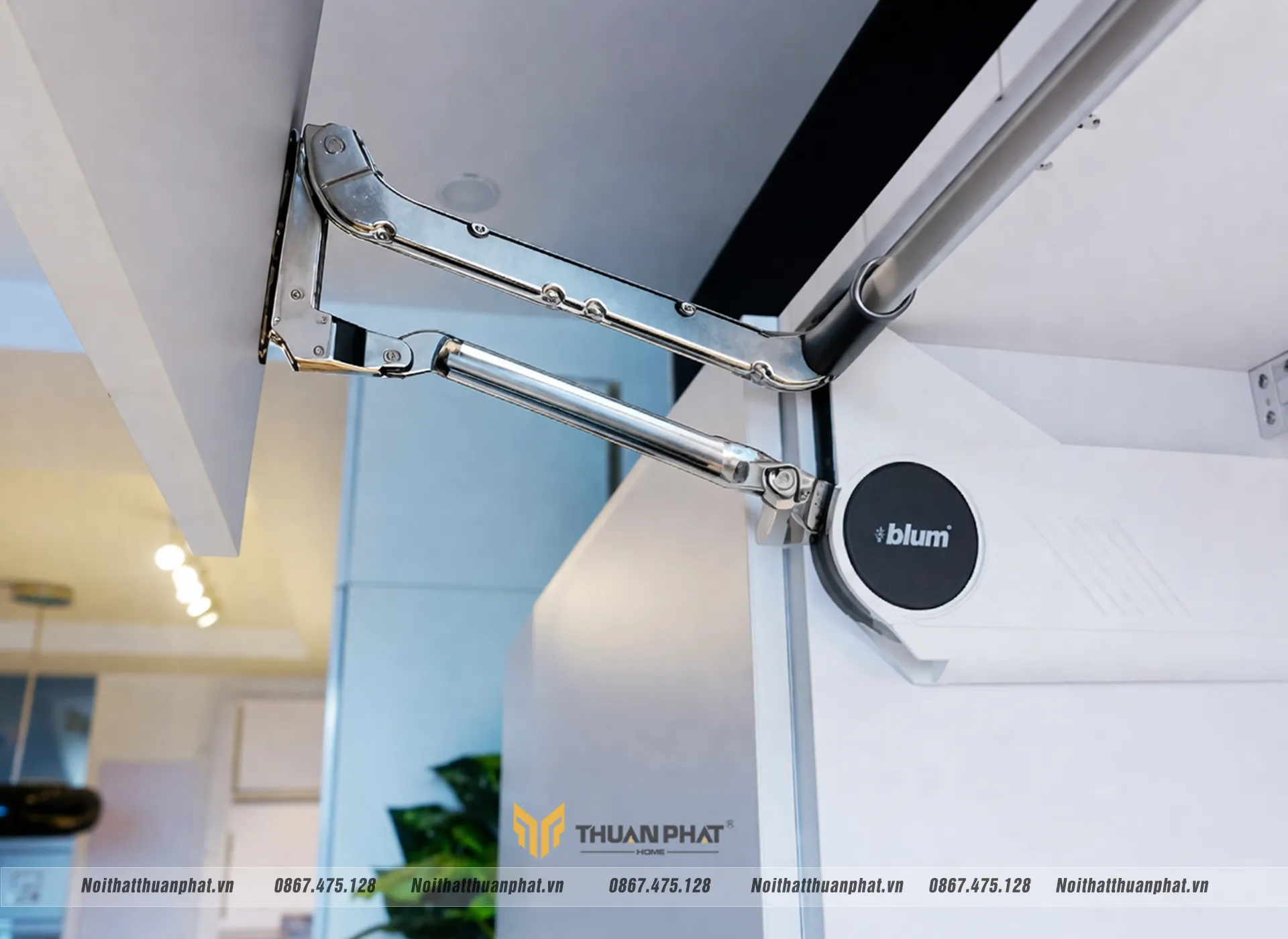 Tay nâng cánh lật Blum