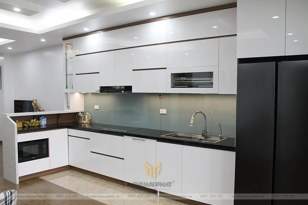 Ảnh thực tế bộ tủ bếp Acrylic trắng sứ nhà chị Huệ - Văn Khê, Hà Nội
