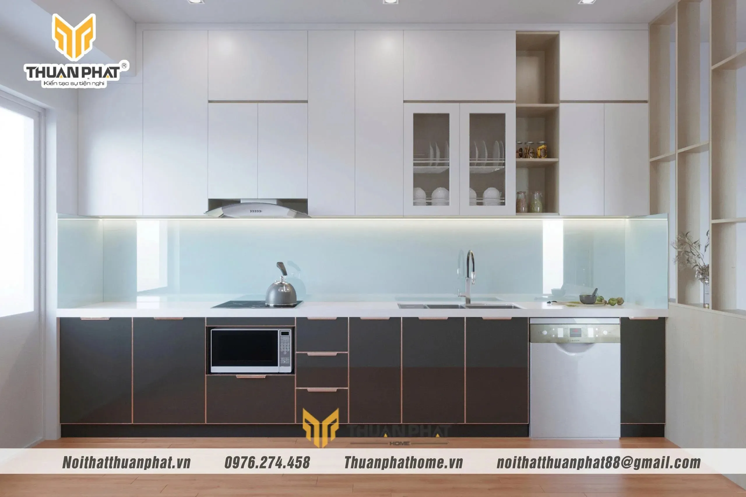 Bộ tủ bếp inox cánh kính sang trọng nhà anh Thái