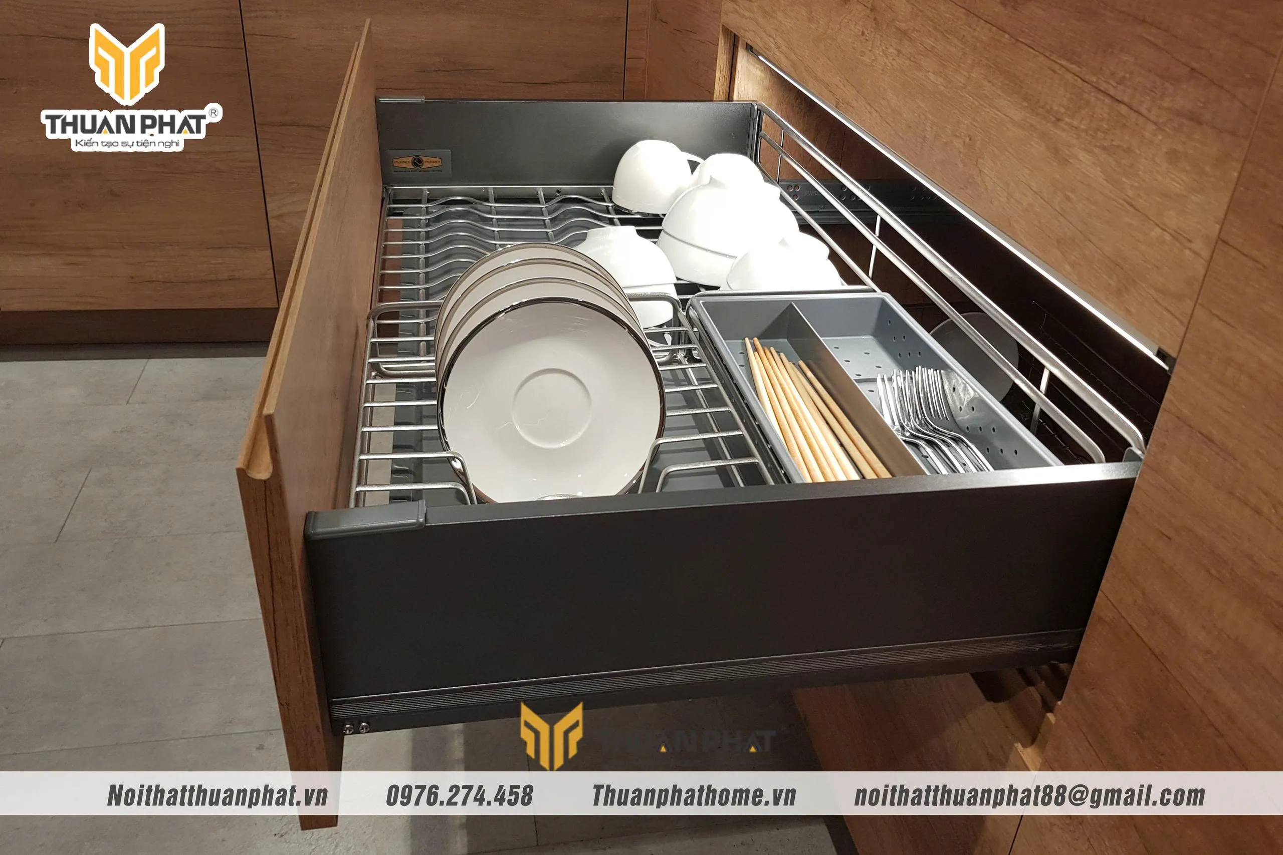 Phụ kiện tủ bếp với thành ray hộp 600mm