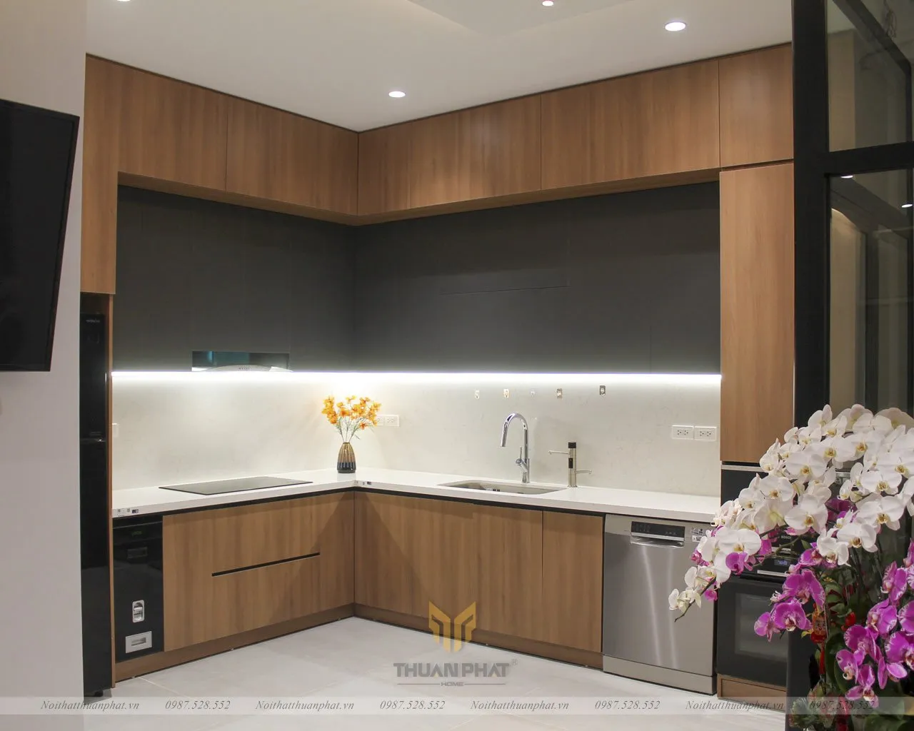 Tủ bếp inox cánh nhựa Laminate