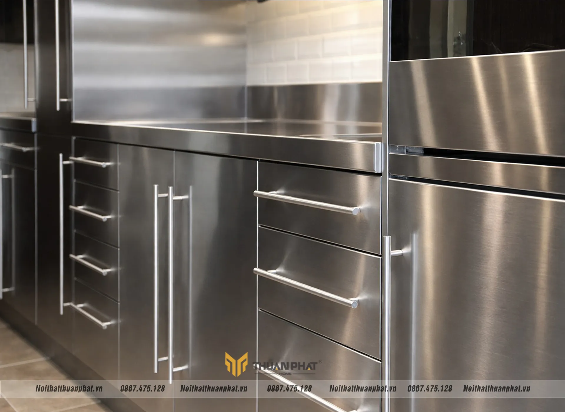 Cận bề mặt tủ bếp inox 304