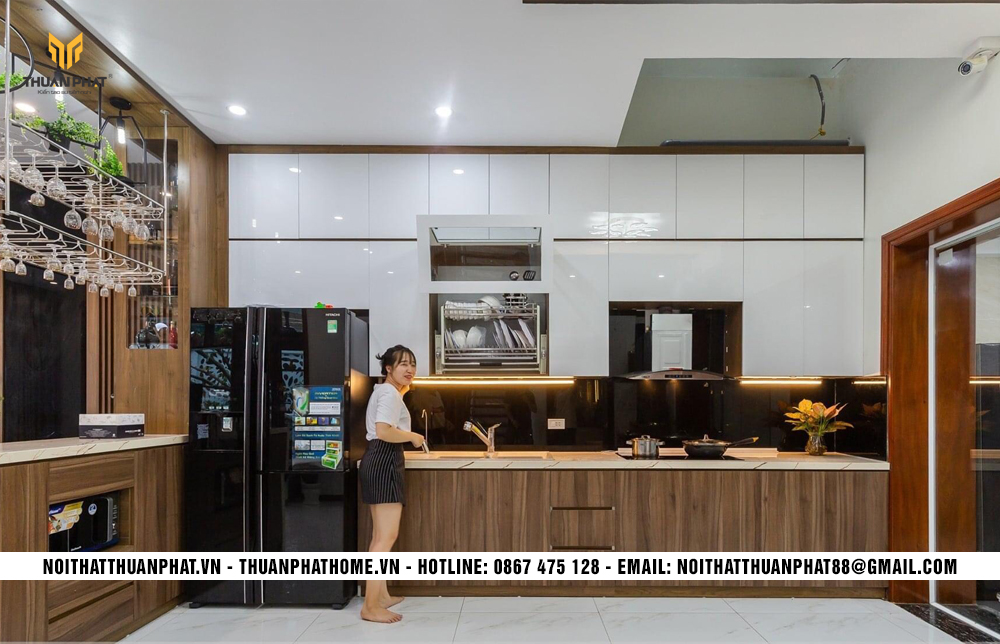 Mẫu tủ bếp nhựa Laminate vân gỗ cao cấp bền đẹp
